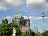 sightseeing bus excursion to Berlin with city tours in the city