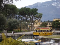 bus excursions to Lake Garda and bus transfers in Verona